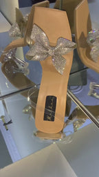 Zara - Narrow Fitted Article